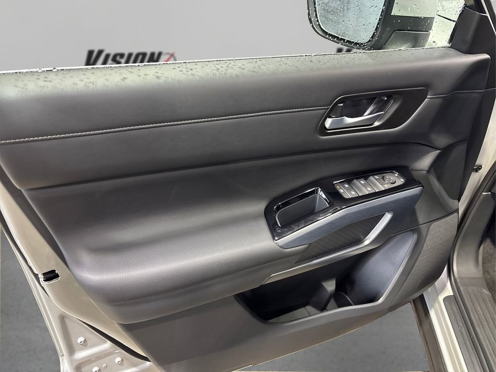 New 2025 Nissan Pathfinder SL image 25