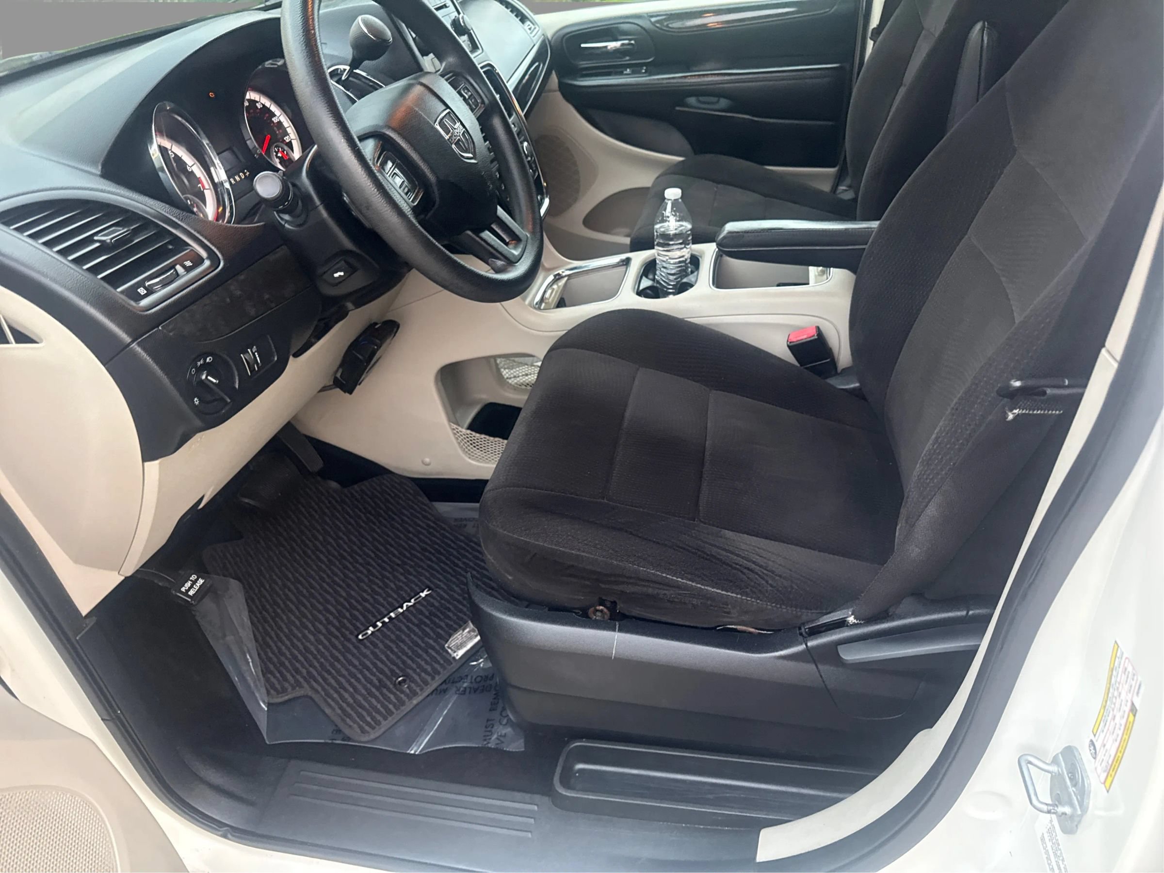 Used 2012 Dodge Grand Caravan SXT FWD image 10