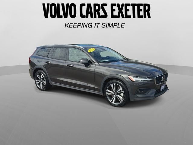 Certified 2025 Volvo V60 B5 Cross Country Plus AWD/4WD image 2