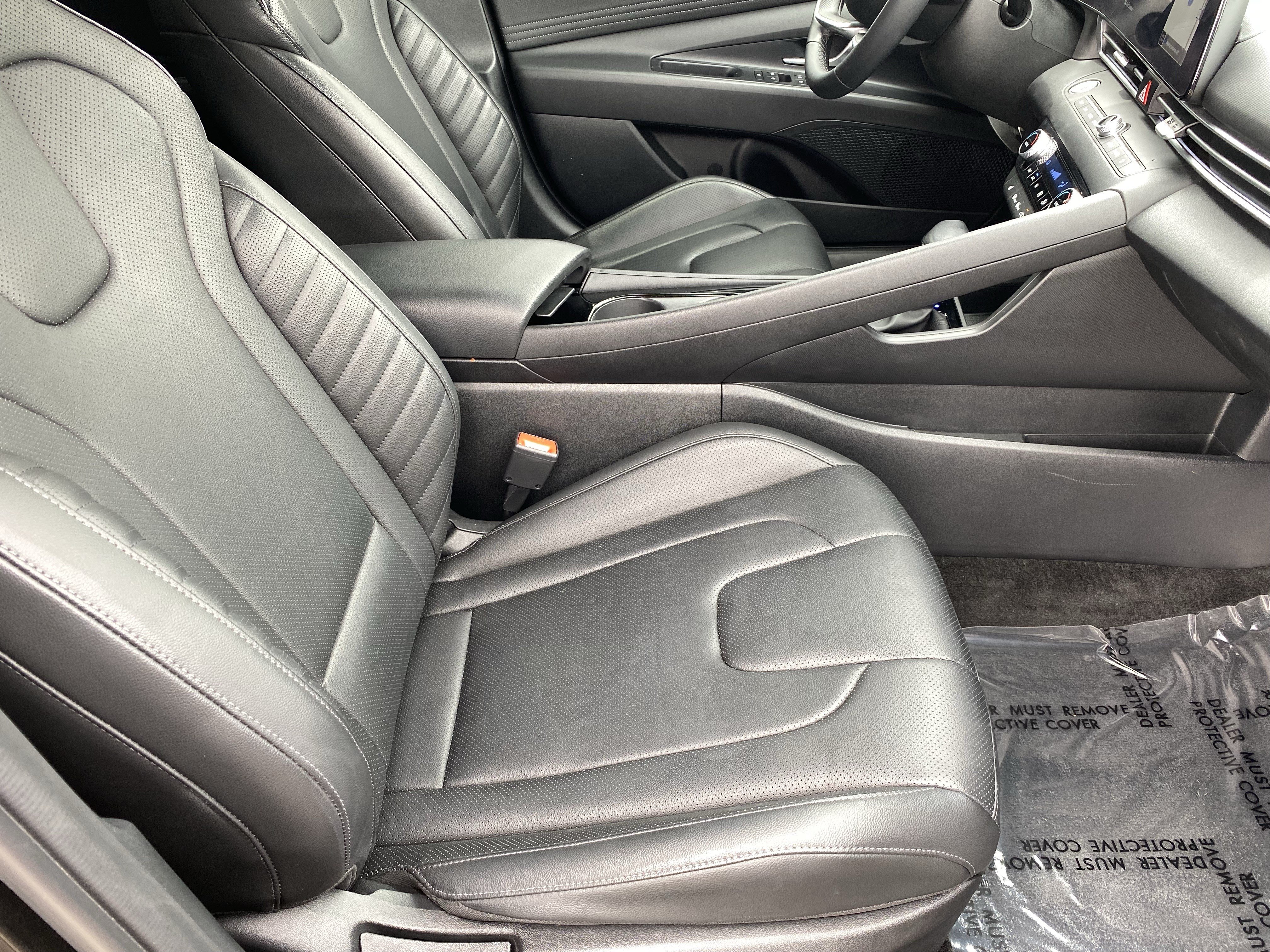 Certified 2024 Hyundai Elantra Limited FWD image 11