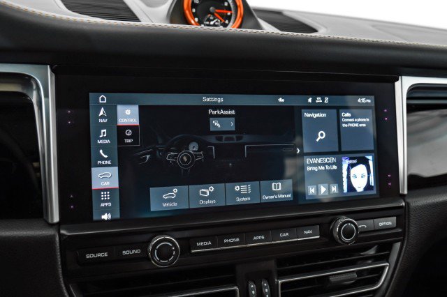 Used 2021 Porsche Macan image 22