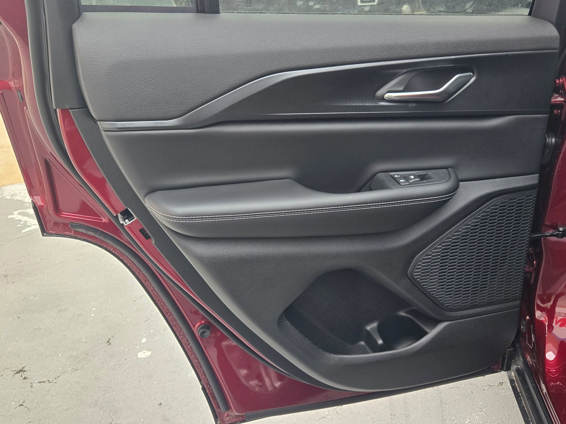 New 2025 Jeep Grand Cherokee Laredo w/ Trailer Tow Package image 24