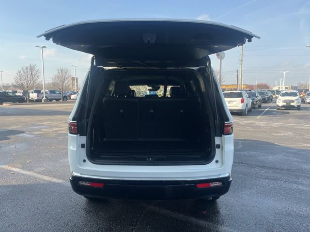 Used 2023 Jeep Wagoneer Series III w/ Preferred Equipment Group image 8