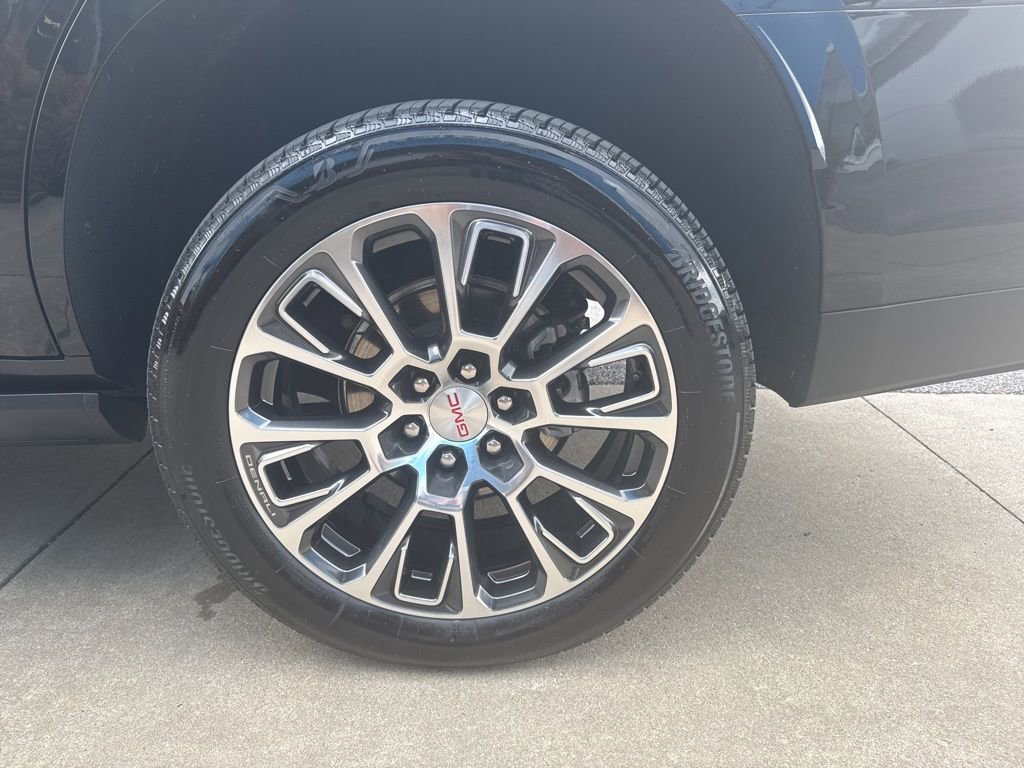 Used 2026 GMC Yukon Denali w/ Sun & Power Step Package image 5