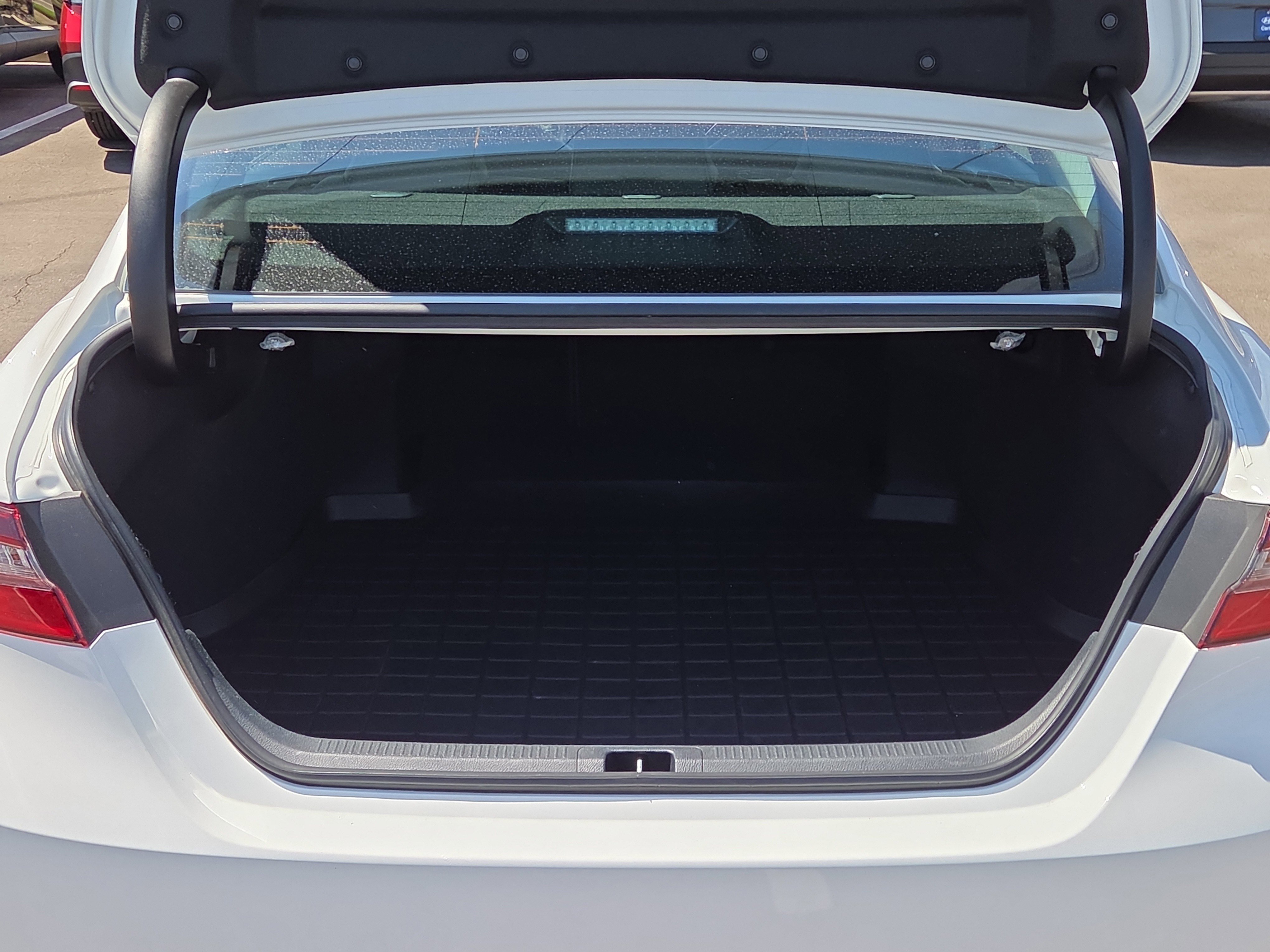 Used 2022 Toyota Camry SE w/ Audio Upgrade Package image 4