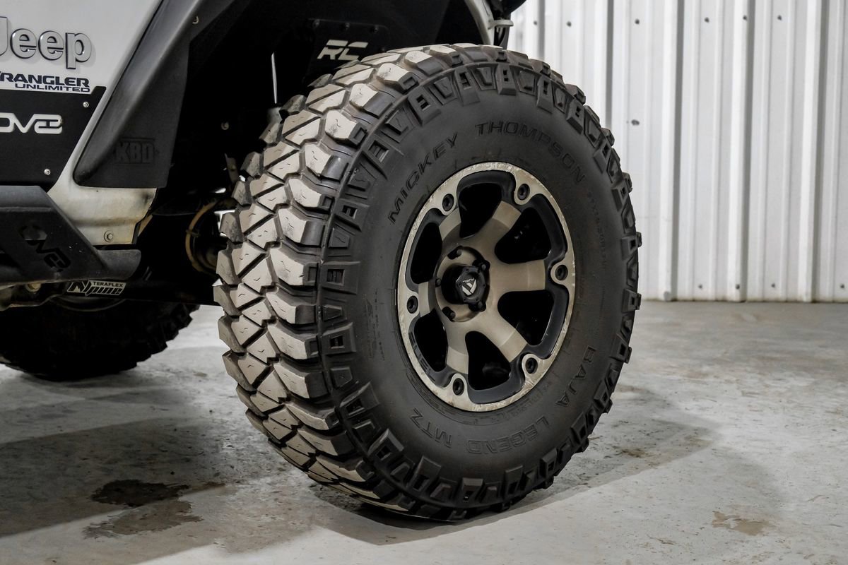 Used 2018 Jeep Wrangler Unlimited Sahara AWD/4WD image 60