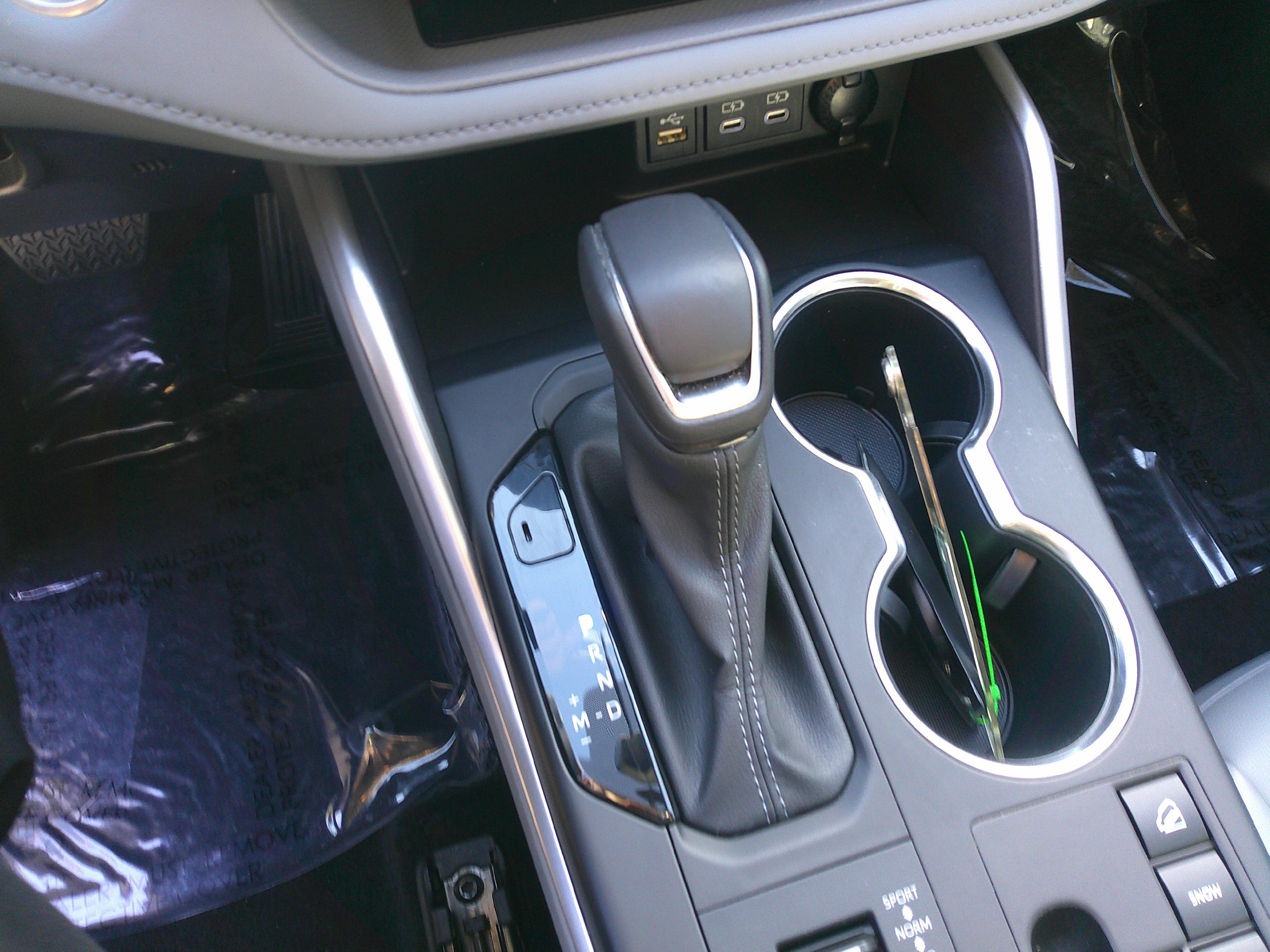 Used 2024 Toyota Highlander XLE image 27