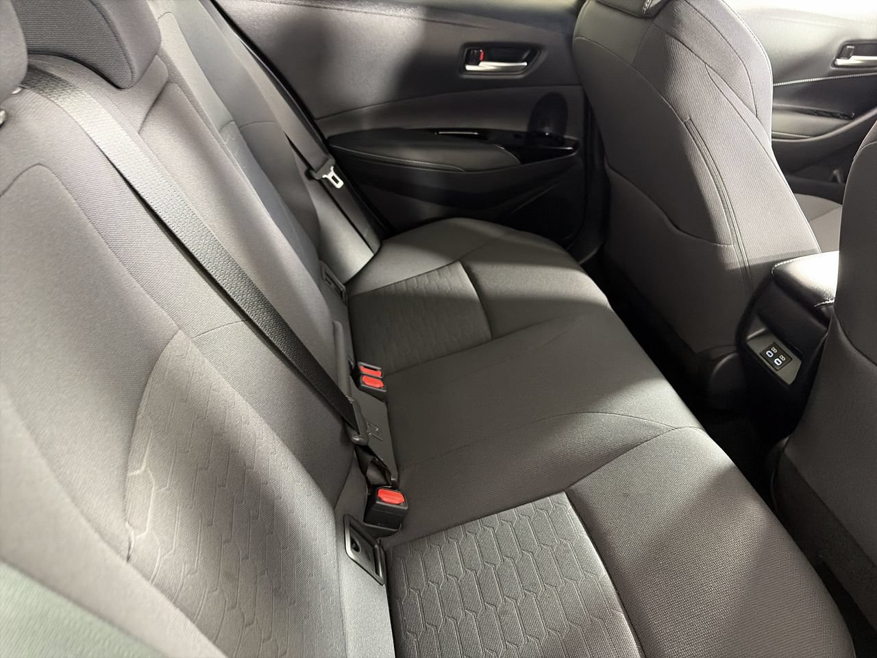 Used 2026 Toyota Corolla SE FWD image 23