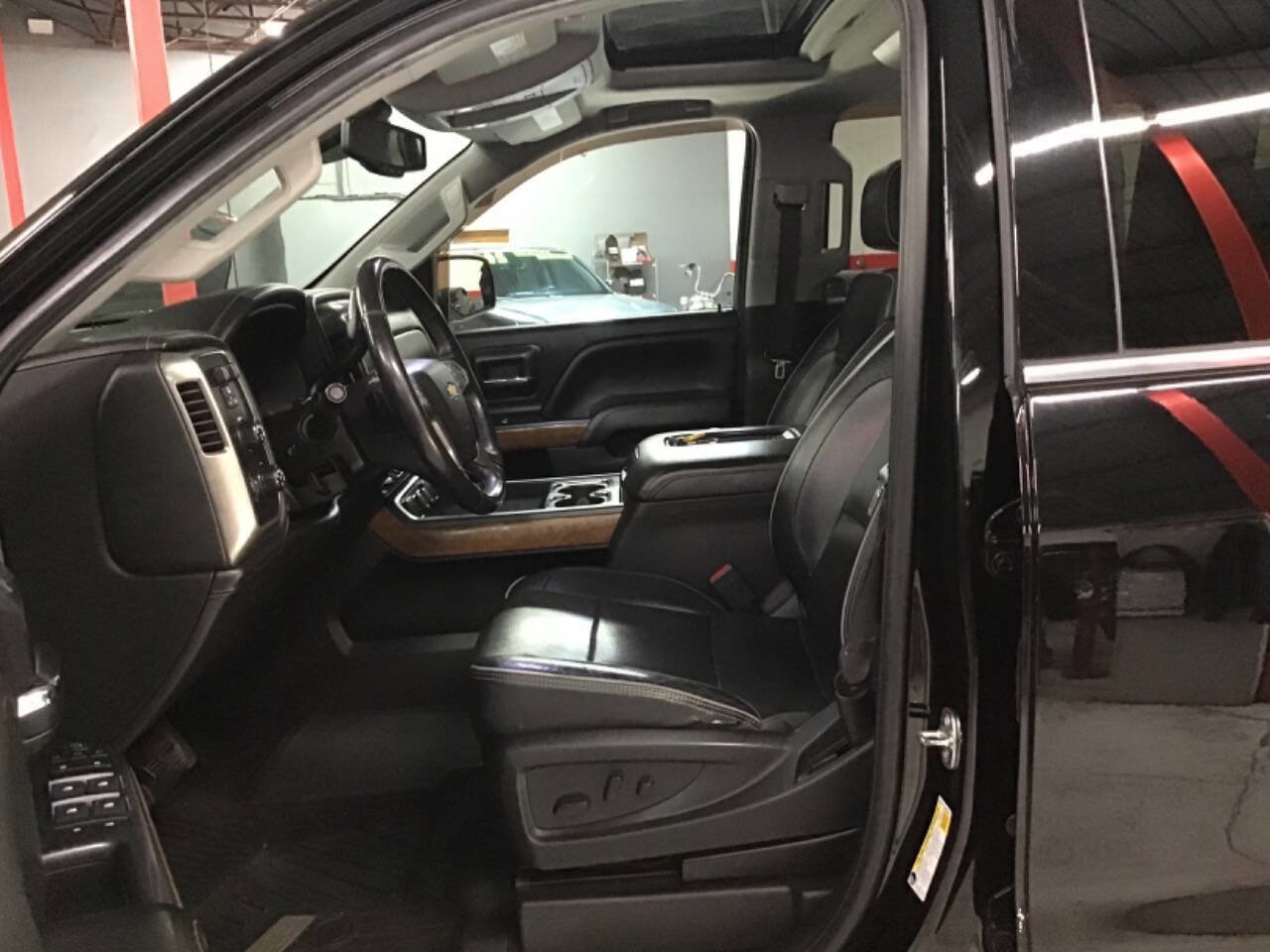 Used 2017 Chevrolet Silverado 1500 High Country AWD/4WD image 12