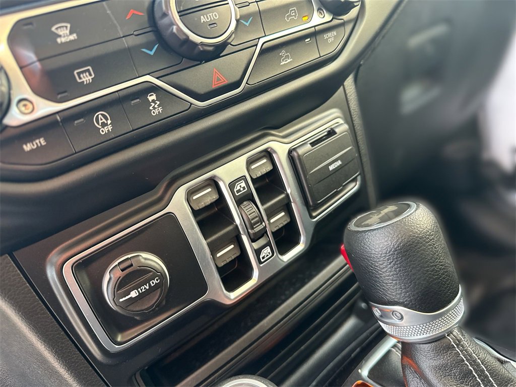 Used 2021 Jeep Wrangler Unlimited Sahara image 16