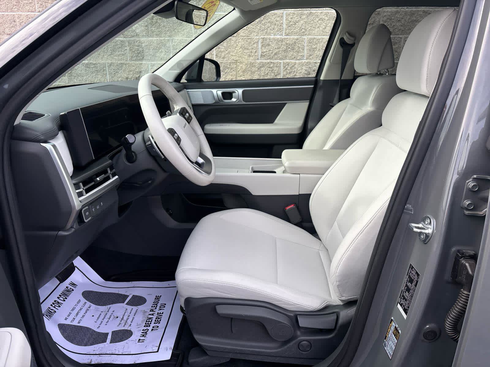 Used 2025 Hyundai Santa Fe SE image 12