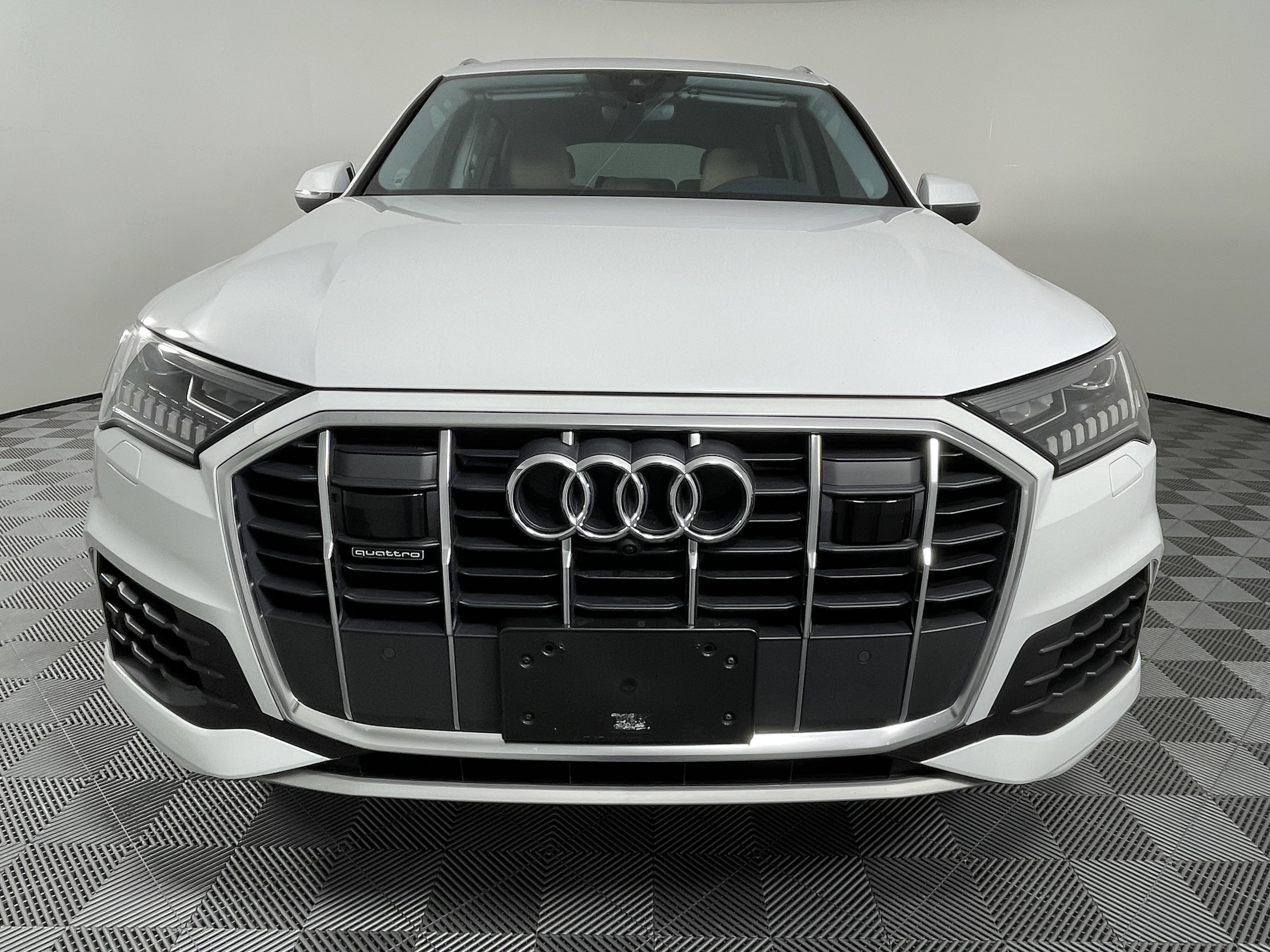 Used 2024 Audi Q7 Premium Plus image 8