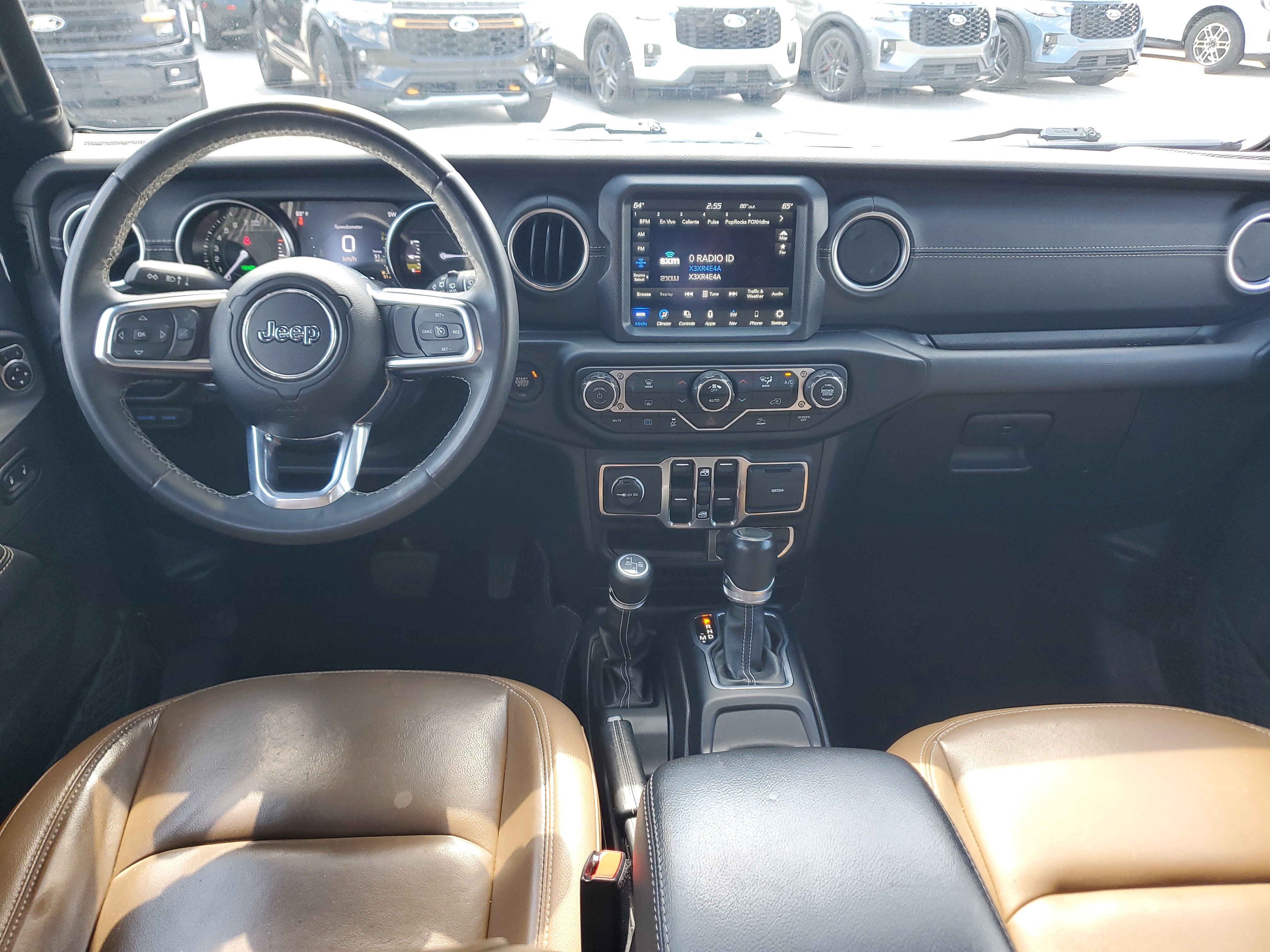 Used 2023 Jeep Wrangler Unlimited Sahara image 17
