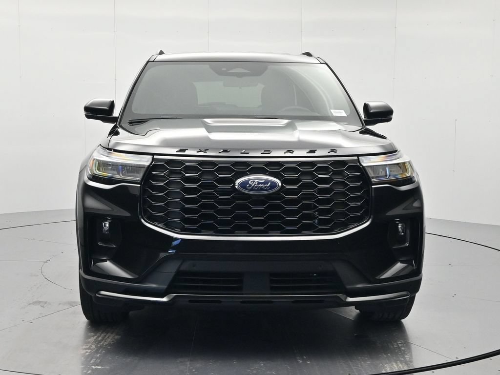 Used 2025 Ford Explorer ST-Line AWD/4WD image 2
