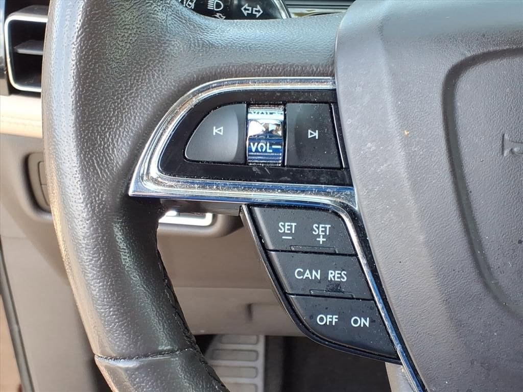 Used 2023 Lincoln Nautilus AWD image 17