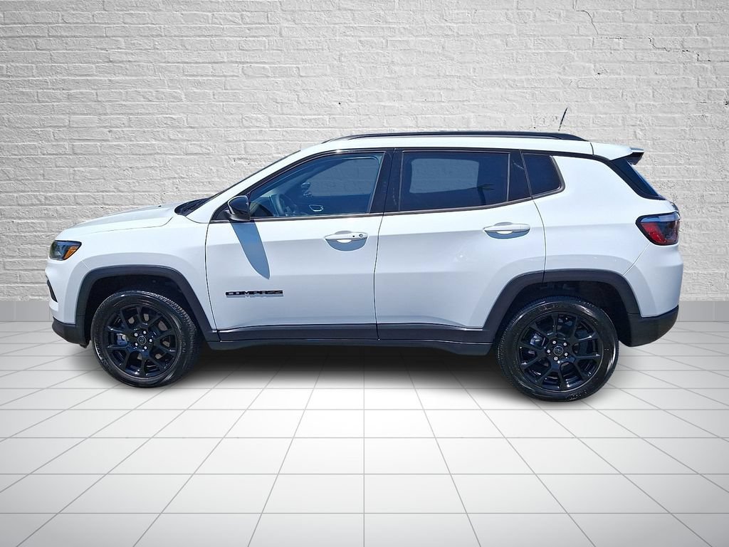 Used 2026 Jeep Compass Latitude w/ Quick Order Package 29K AWD/4WD image 7