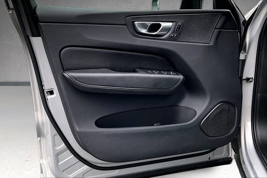 Certified 2024 Volvo XC60 B5 Plus w/ Climate Package image 20