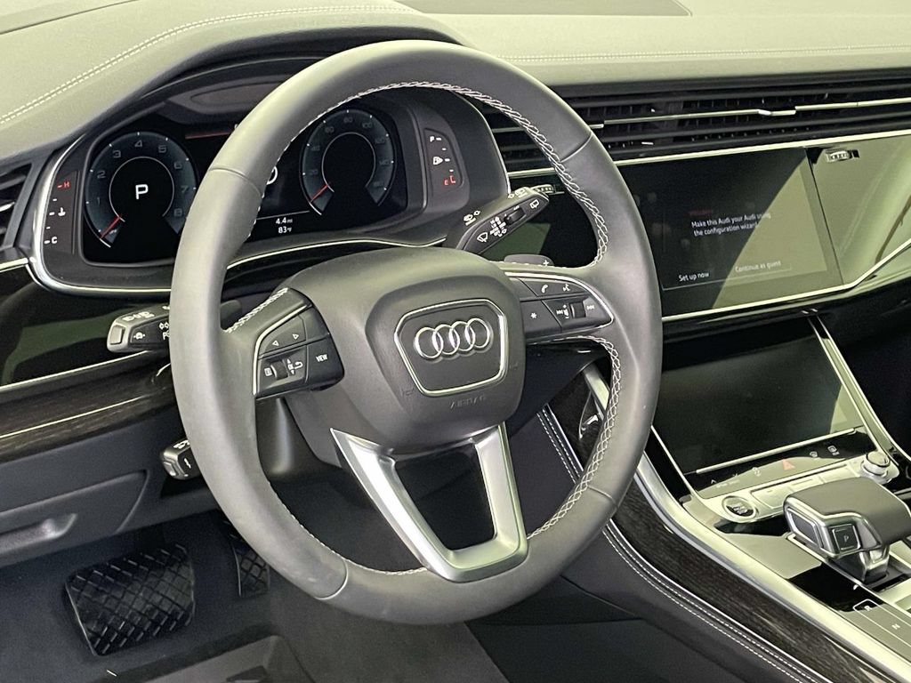 Certified 2025 Audi Q8 Prestige AWD/4WD image 4