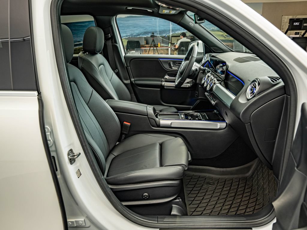 Certified 2026 Mercedes-Benz GLB 250 4MATIC image 36