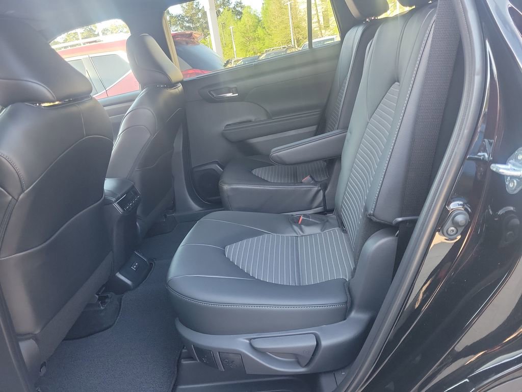 Used 2026 Toyota Highlander XSE image 16