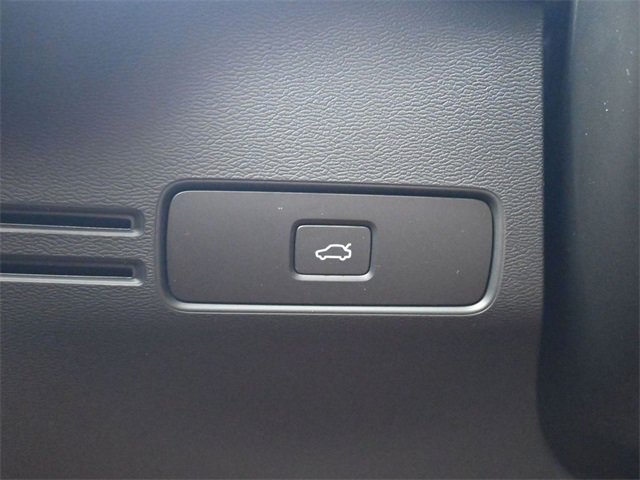 Used 2023 Volvo XC40 B5 Plus w/ Driver Assist Package image 28