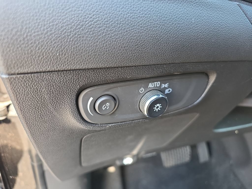 Used 2025 Buick Encore GX Preferred AWD/4WD image 19