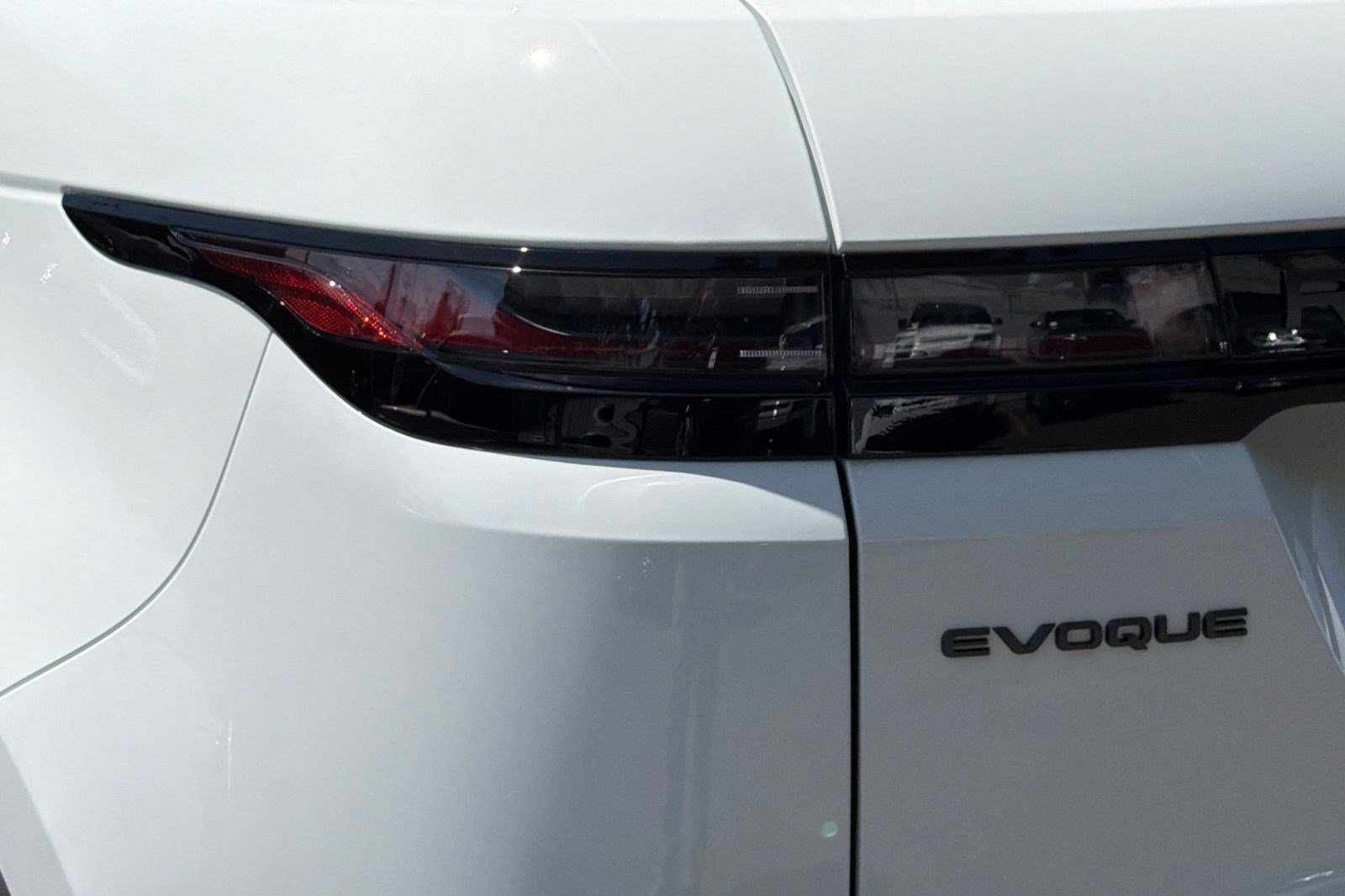 New 2026 Land Rover Range Rover Evoque Dynamic SE AWD/4WD image 12
