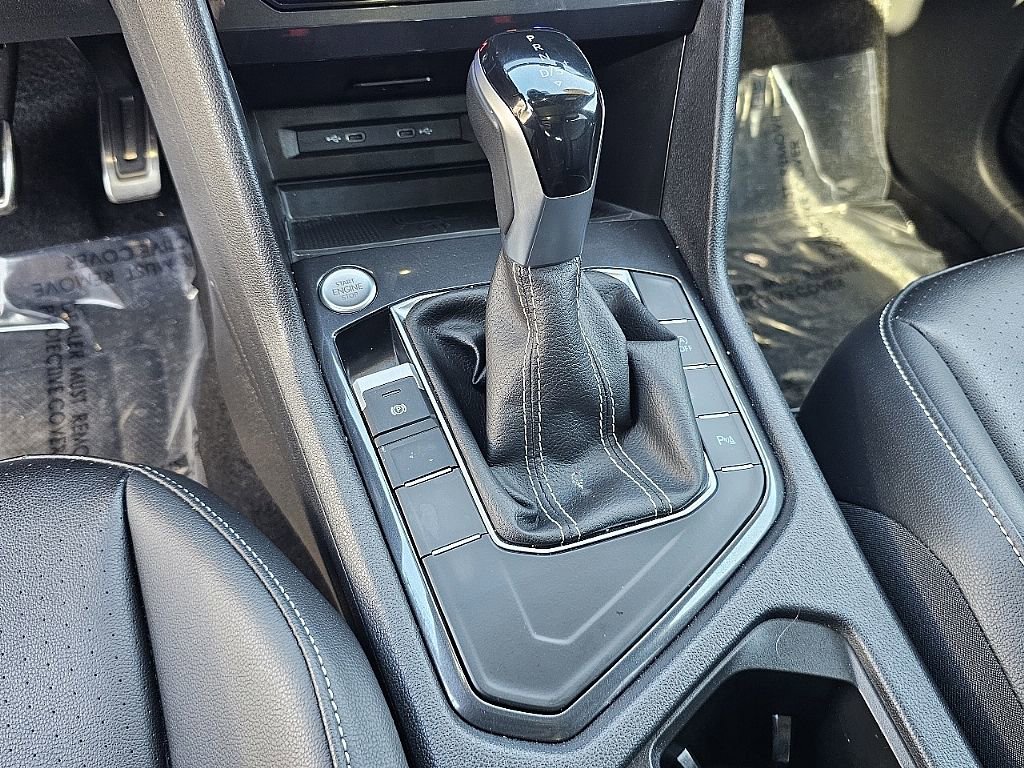 Used 2024 Volkswagen Tiguan SE R-Line image 35