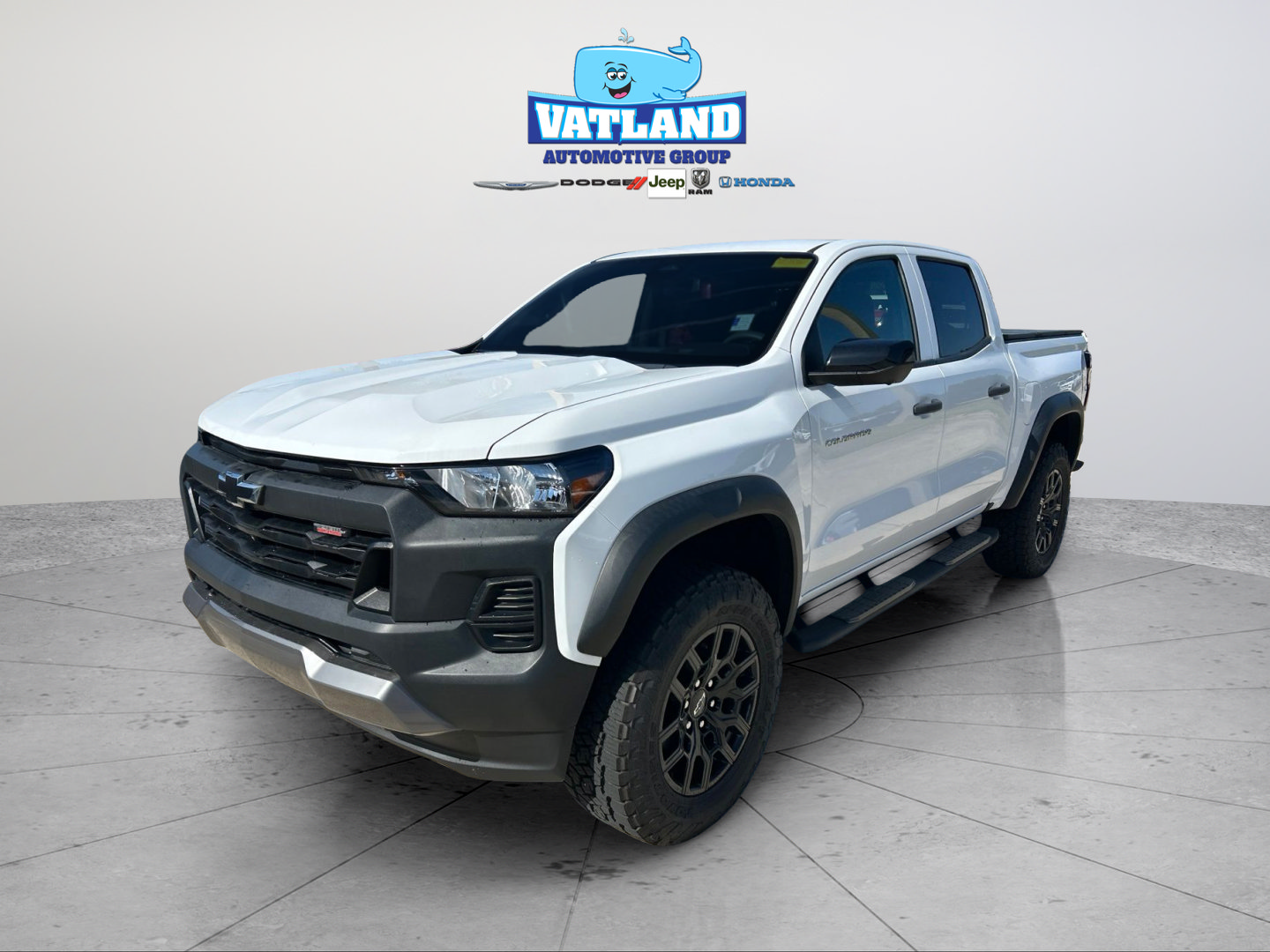 Used 2024 Chevrolet Colorado Trail Boss w/ Technology Package AWD/4WD image 1