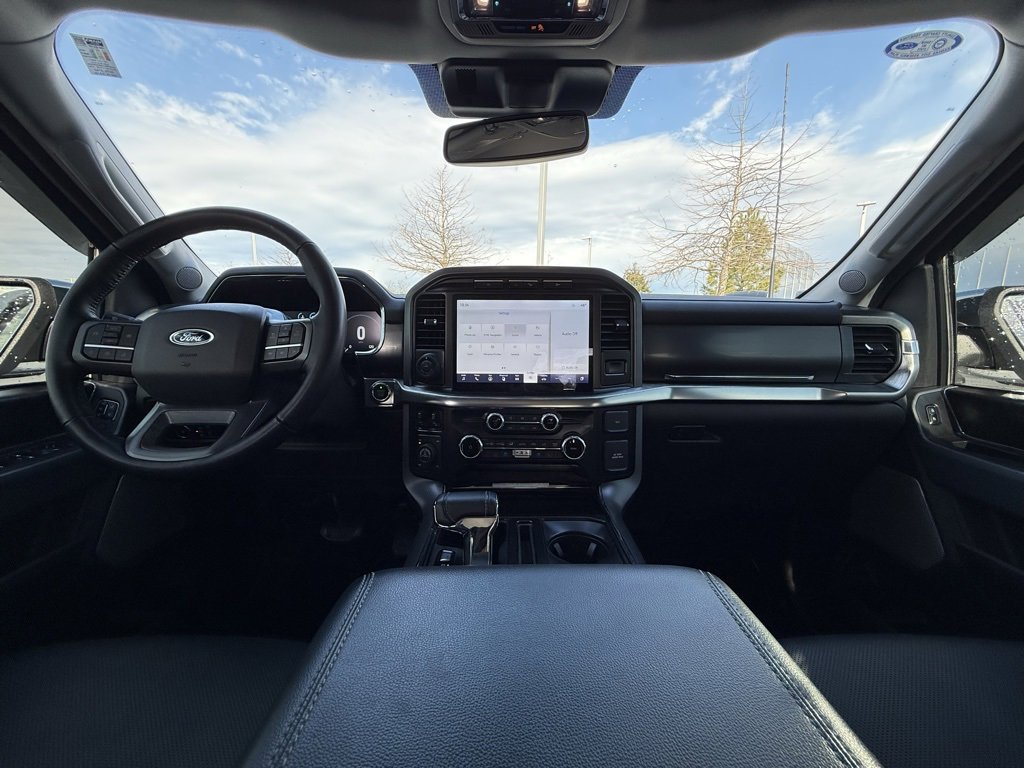 Used 2023 Ford F150 Lariat w/ Trailer Tow Package image 29