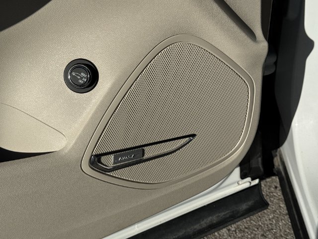 Used 2022 Buick Envision Essence w/ Technology Package I FWD image 24