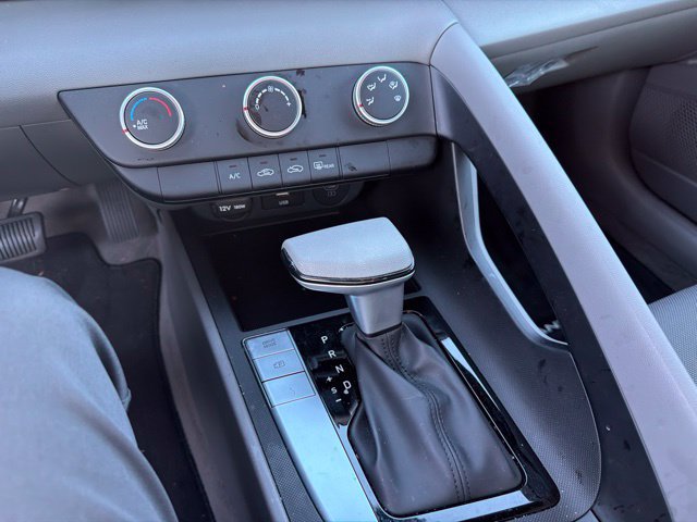 Certified 2025 Hyundai Elantra SE FWD image 29