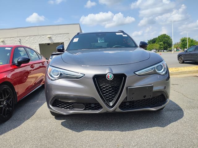 Used 2023 Alfa Romeo Stelvio Veloce AWD/4WD image 2