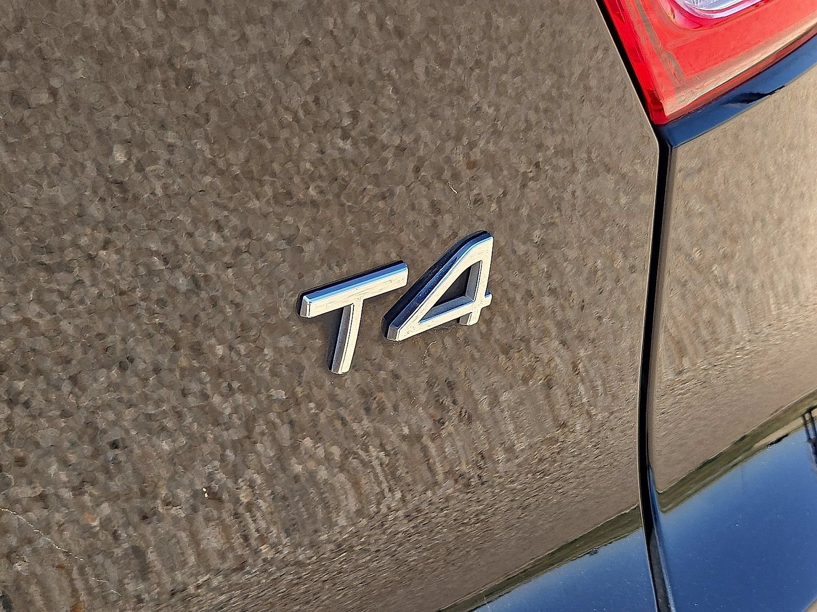 Used 2021 Volvo XC40 T4 Inscription FWD image 13