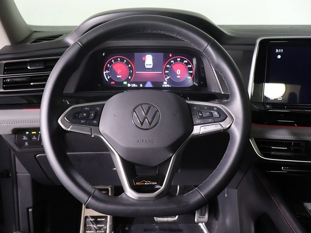 Used 2024 Volkswagen Atlas Peak Edition SE AWD/4WD image 41