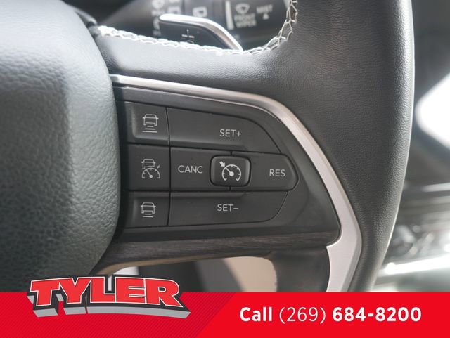 Certified 2022 Jeep Grand Cherokee Limited w/ Luxury Tech Group II AWD/4WD image 27