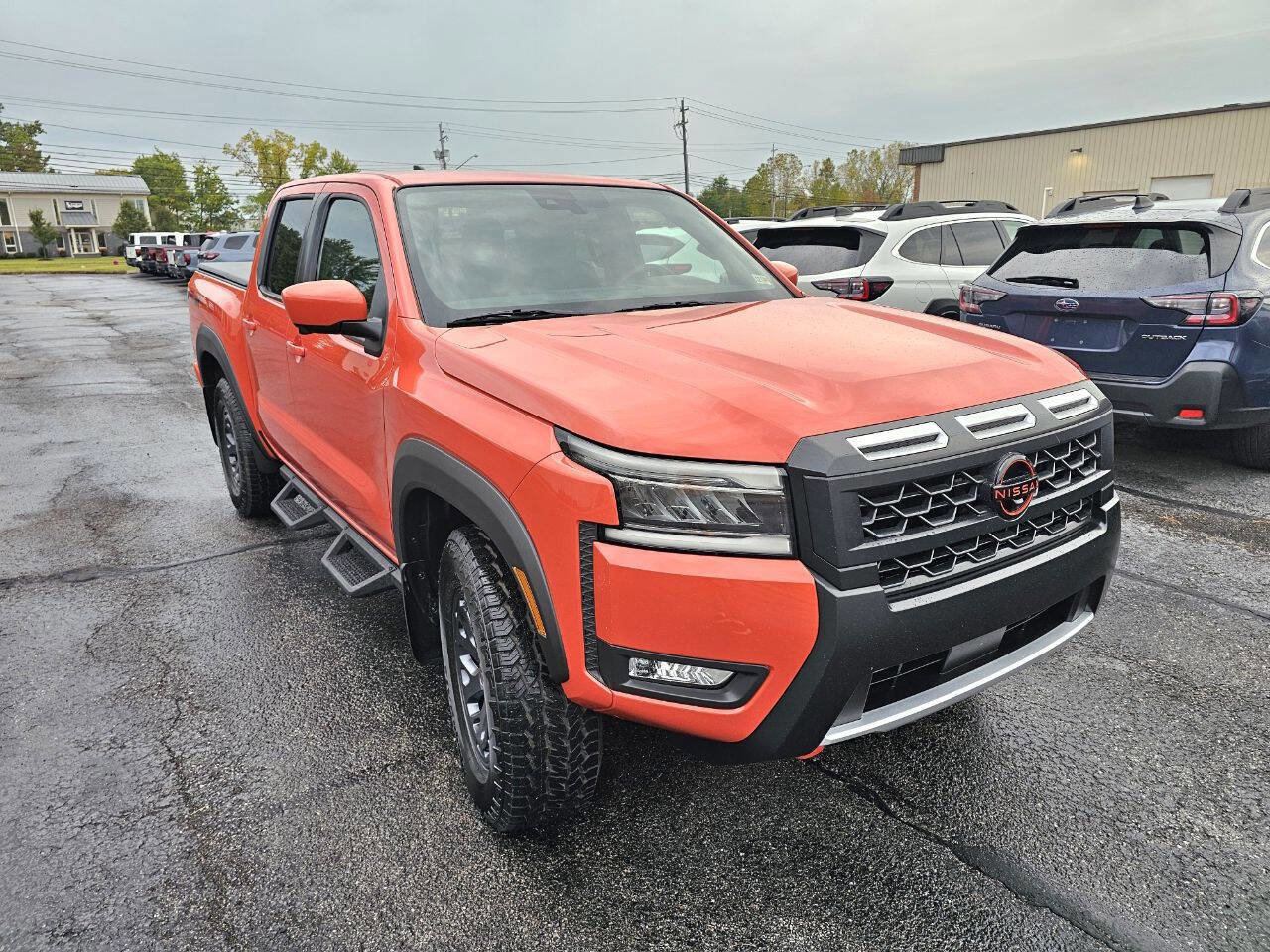 Used 2025 Nissan Frontier PRO-4X w/ Pro Convenience Package image 4
