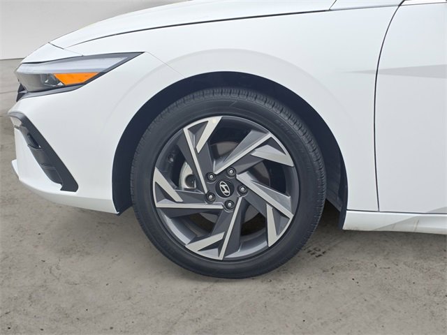 Used 2025 Hyundai Elantra SEL image 14