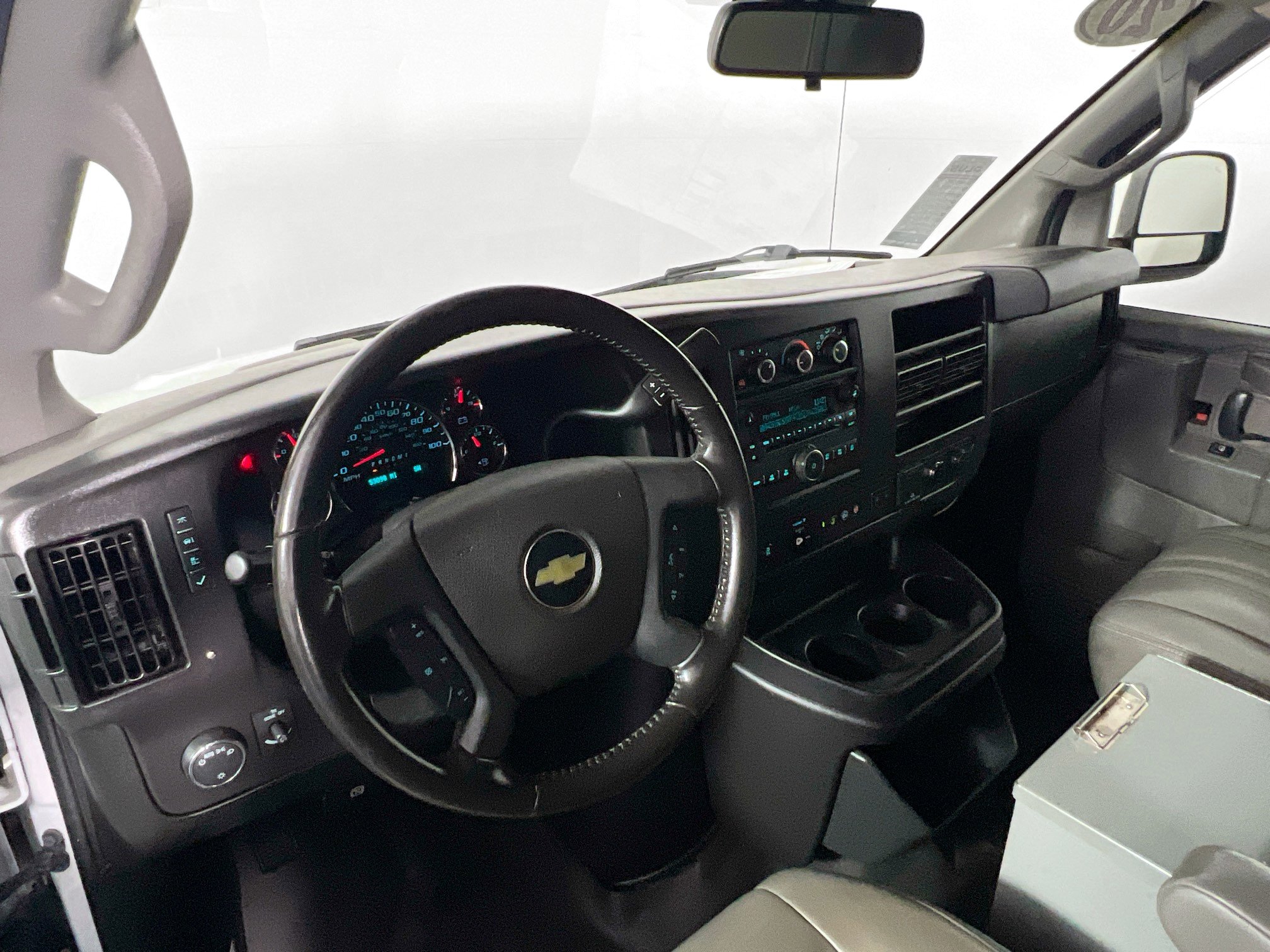 Used 2020 Chevrolet Express 3500 Extended w/ Driver Convenience Package RWD image 27