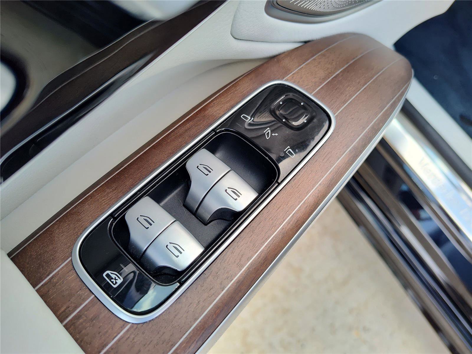 Certified 2022 Mercedes-Benz EQS 580 4MATIC Sedan image 14