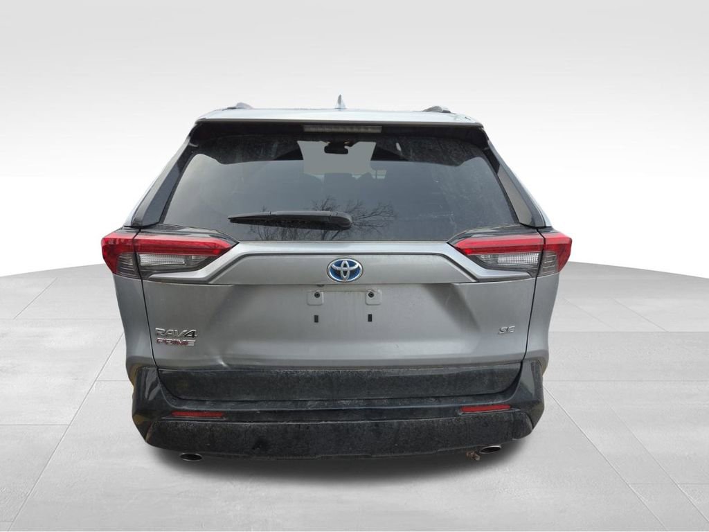 Used 2021 Toyota RAV4 SE w/ Weather & Moonroof Package image 9