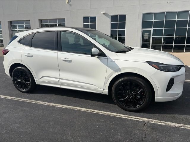 Used 2024 Ford Escape ST-Line Elite w/ Premium Technology Package AWD/4WD image 9