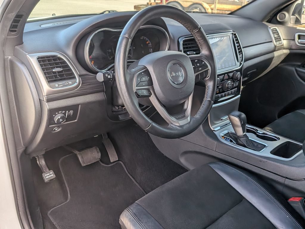 Used 2019 Jeep Grand Cherokee Altitude AWD/4WD image 34