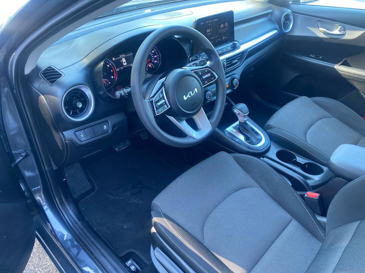 Used 2023 Kia Forte LX image 19