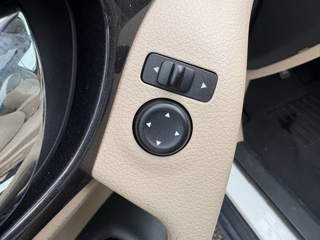 Used 2017 Nissan Rogue SV image 15