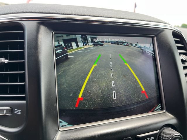 Used 2018 Jeep Grand Cherokee Laredo AWD/4WD image 19
