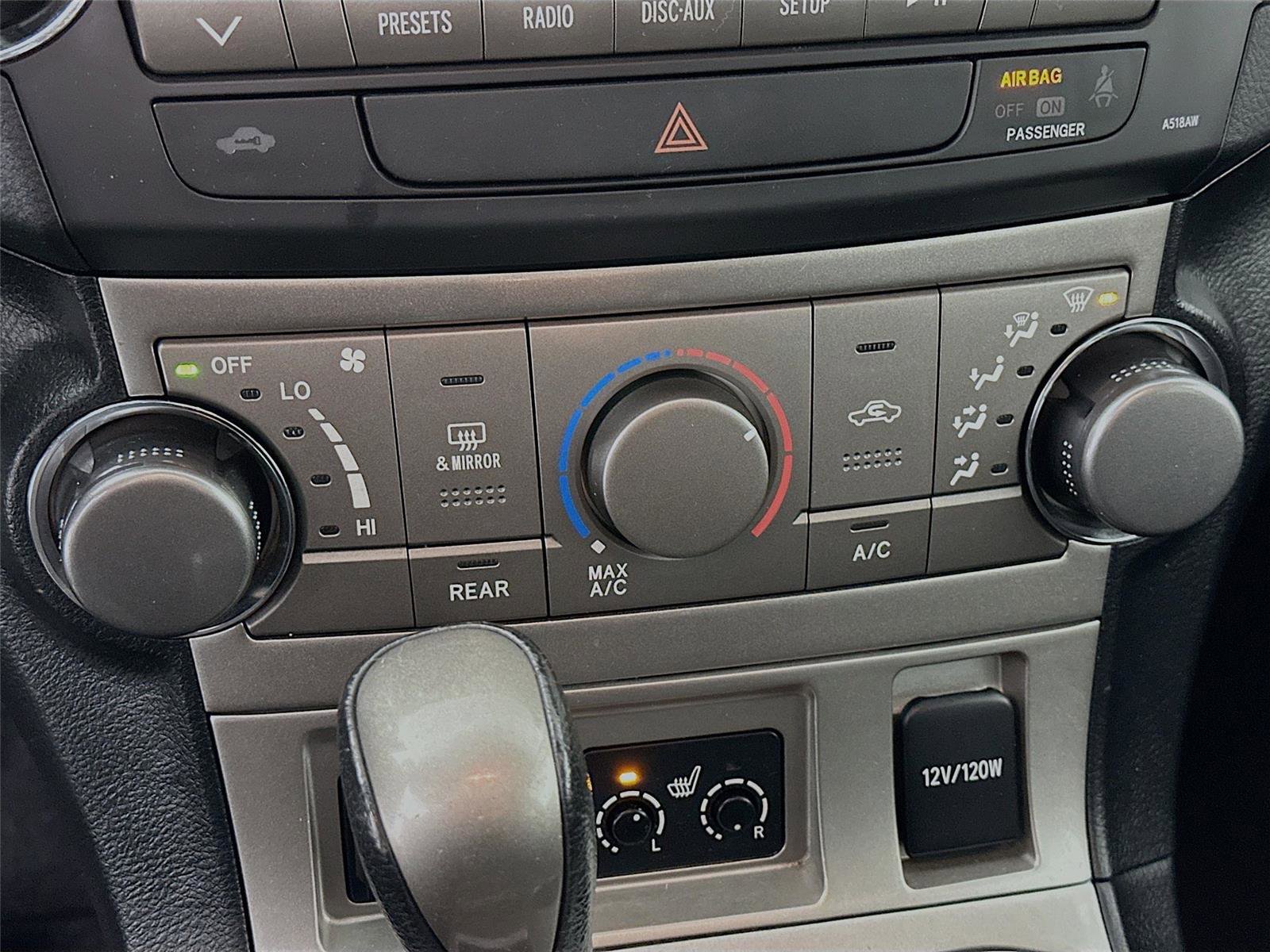 Used 2012 Toyota Highlander SE image 17