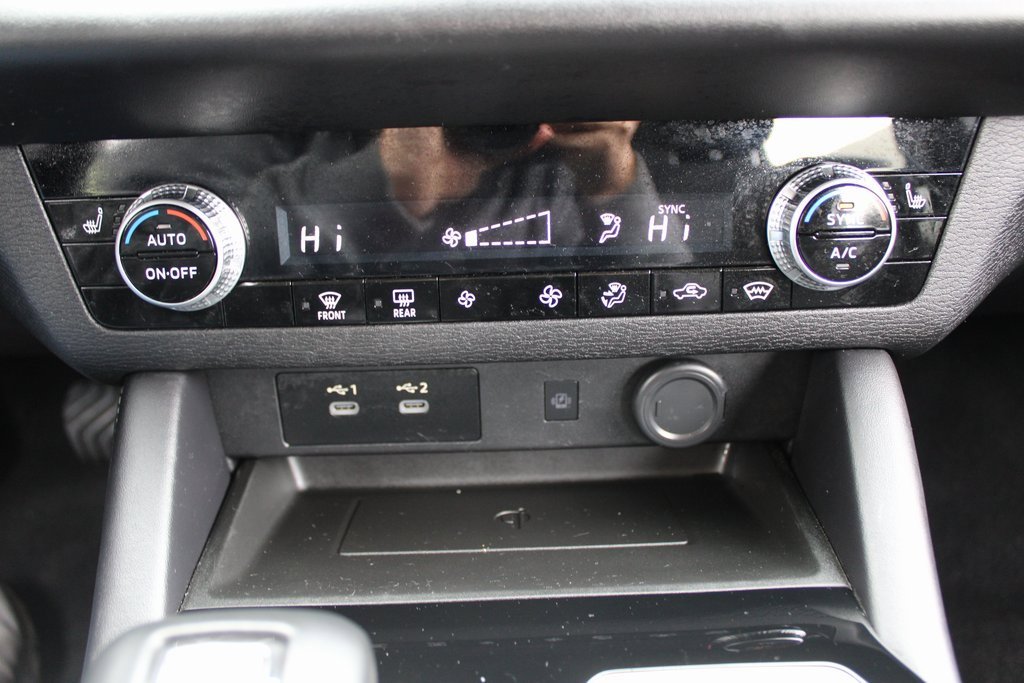 Used 2025 Mitsubishi Outlander SE image 18