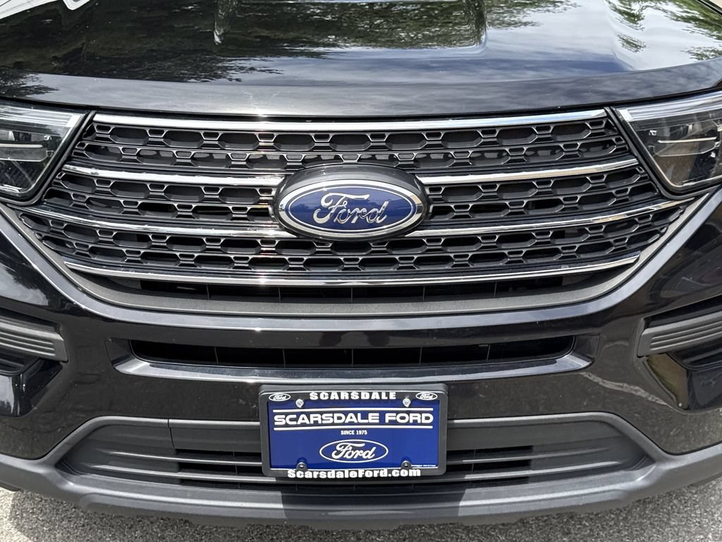 Used 2023 Ford Explorer XLT AWD/4WD image 45