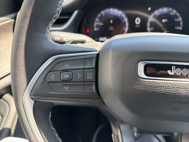 New 2025 Jeep Grand Cherokee L Limited w/ Luxury Tech Group II RWD image 14